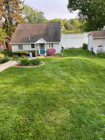 $325,000 | 8917 East Circle Drive North, Syracuse, IN 46567