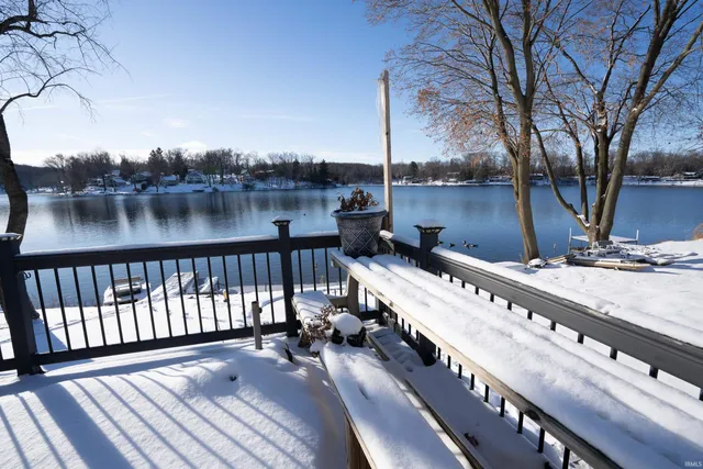 $325,000 | 8917 East Circle Drive North, Syracuse, IN 46567