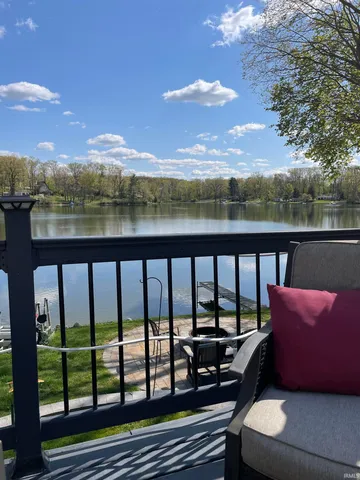 $325,000 | 8917 East Circle Drive North, Syracuse, IN 46567