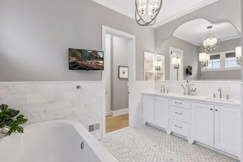 $3,250,000 | 215 Ferndale Road South, Wayzata, MN 55391