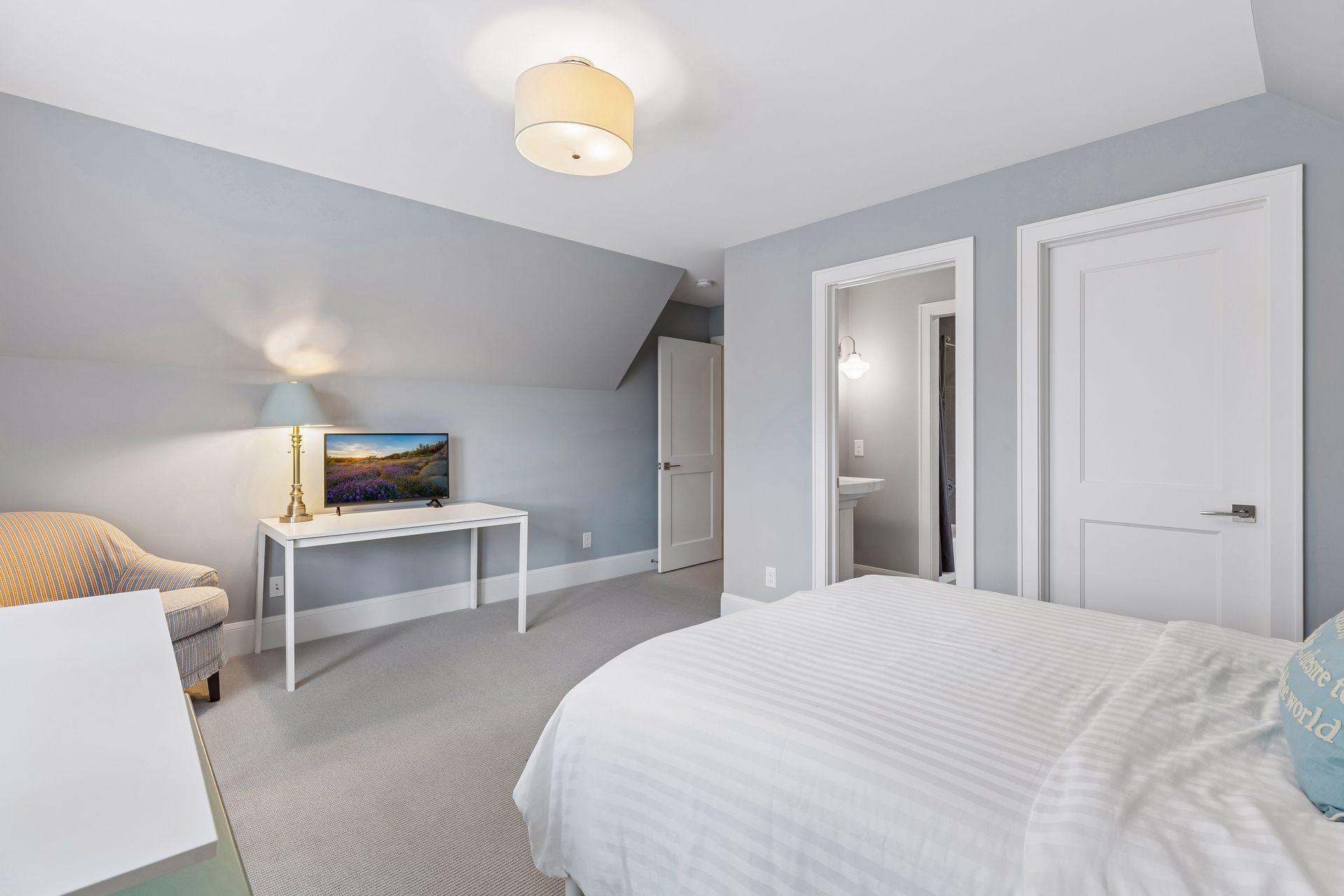 215 Ferndale Road South Wayzata, MN 55391 - Photo 39 of 70