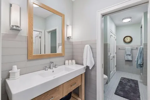 $3,250,000 | 215 Ferndale Road South, Wayzata, MN 55391