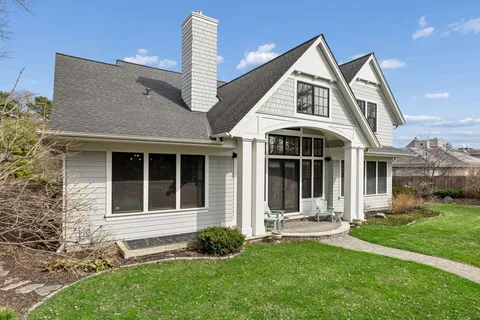 $3,250,000 | 215 Ferndale Road South, Wayzata, MN 55391