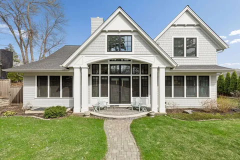 $3,250,000 | 215 Ferndale Road South, Wayzata, MN 55391