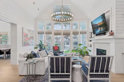 $3,250,000 | 215 Ferndale Road South, Wayzata, MN 55391