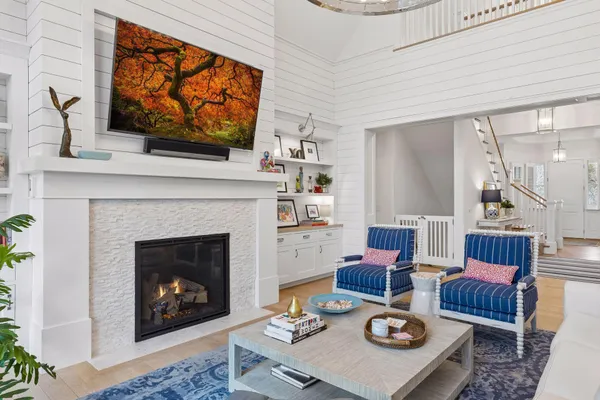 $3,250,000 | 215 Ferndale Road South, Wayzata, MN 55391