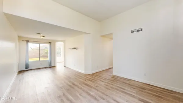 $2,800 | 21927 North 74th Lane, Glendale, AZ 85310