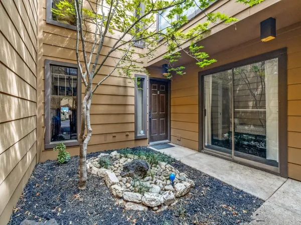 $2,800 | 3139 Golden Oak Court, Farmers Branch, TX 75234