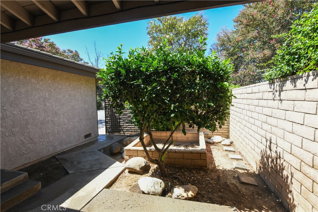 5468 Apricot Lane Riverside, CA 92506 - Photo 3 of 23 Gallery Image 3