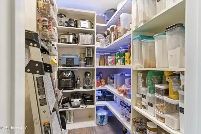 $615,000 | 115 Oak Allee Drive, Picayune, MS 39466