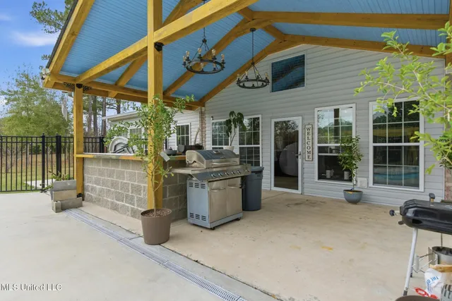 $615,000 | 115 Oak Allee Drive, Picayune, MS 39466