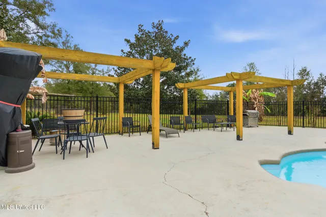 $615,000 | 115 Oak Allee Drive, Picayune, MS 39466