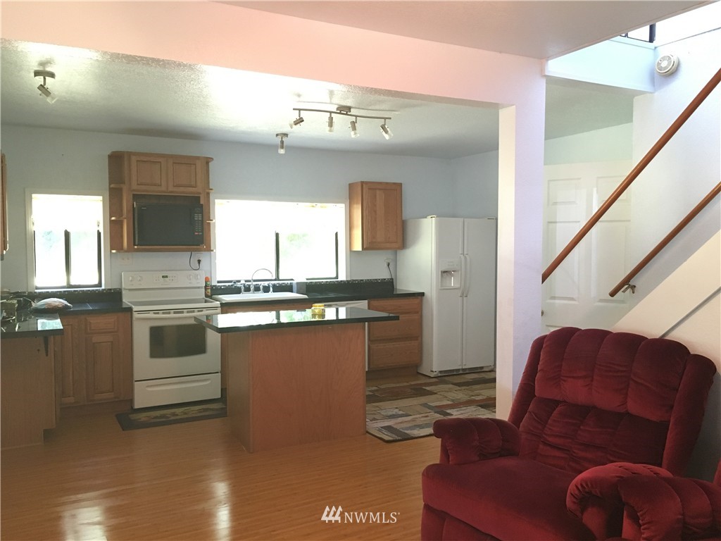 4990 Northeast North Shore Road Belfair, WA 98528 - Photo 8 of 19 Gallery Image 8