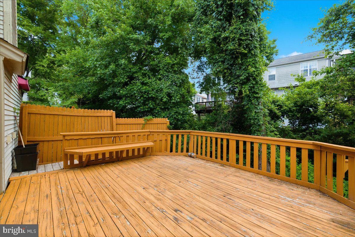 10598 Reed's Landing Circle Burke, VA 22015 - Photo 32 of 37