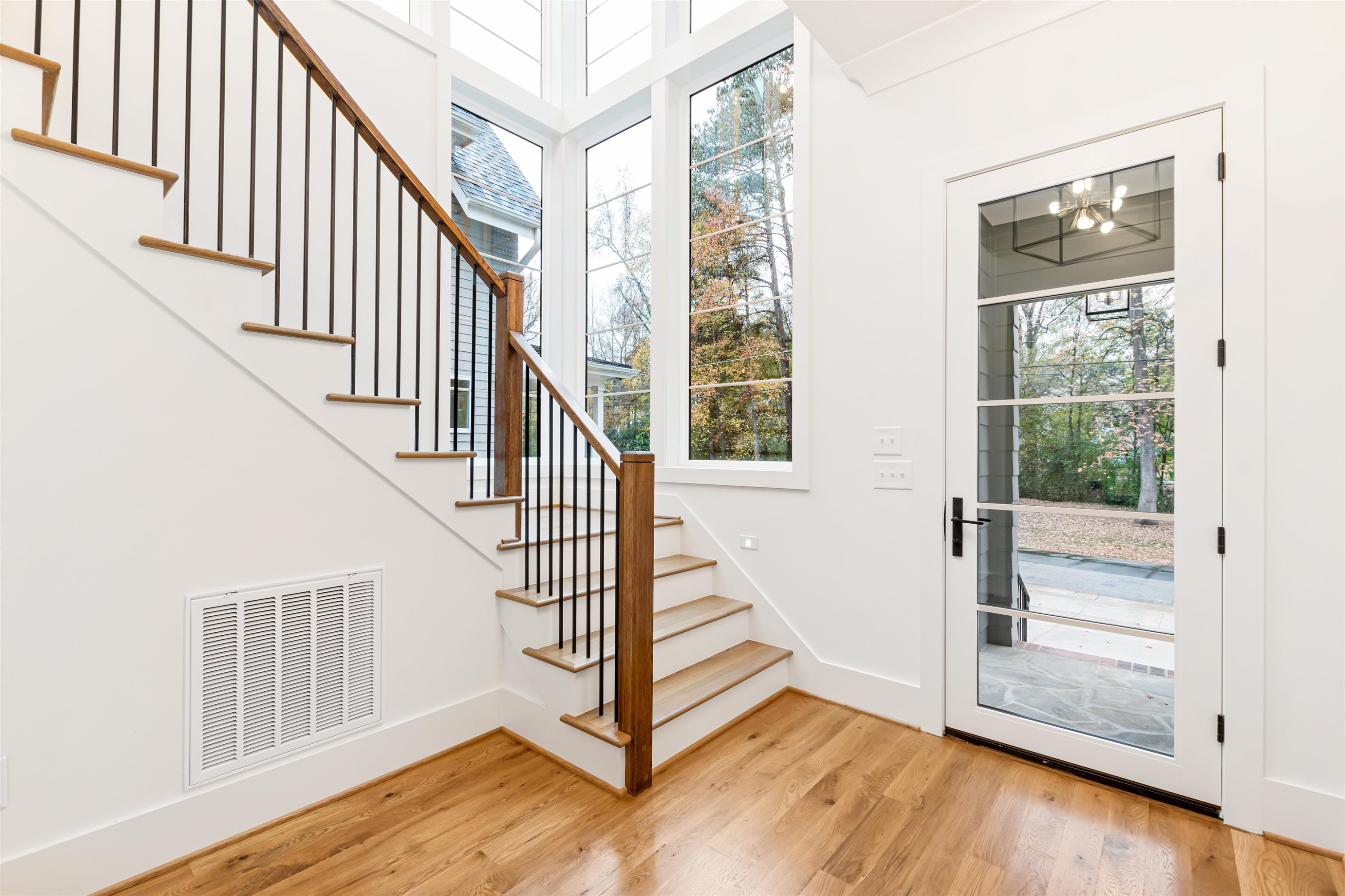 1424 Banbury Road Raleigh, NC 27607 - Photo 5 of 60 Photo 5