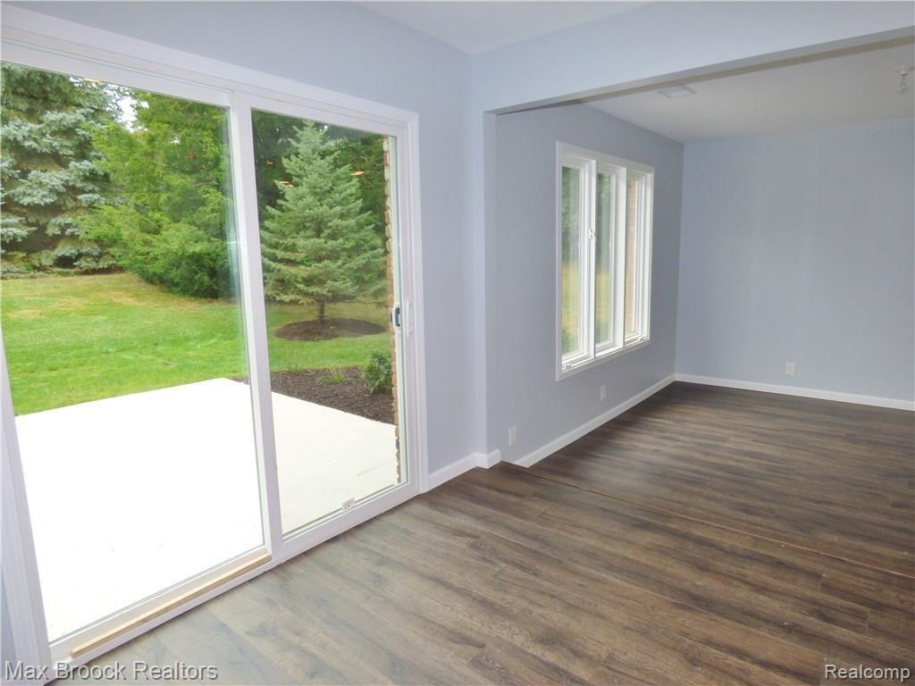 3318 Winchester Road West Bloomfield, MI 48322 - Photo 8 of 28