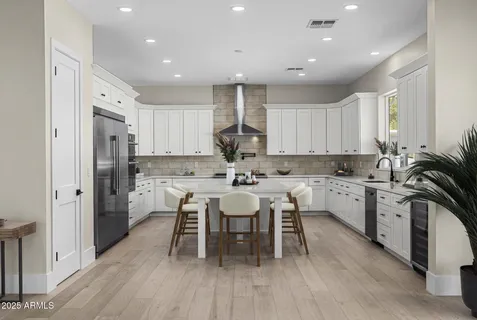 $1,795,000 | 3808 East Piccadilly Road, Phoenix, AZ 85018