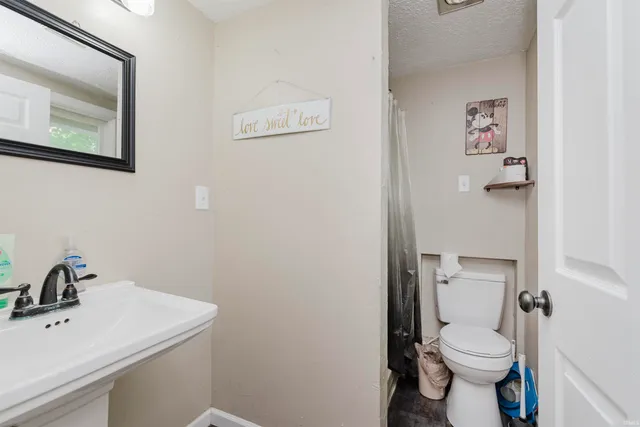 $200,000 | 116 West 8th Street, Matthews, IN 46957