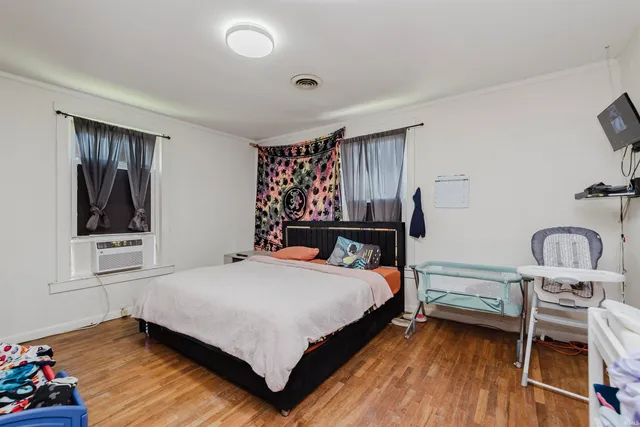 $200,000 | 116 West 8th Street, Matthews, IN 46957