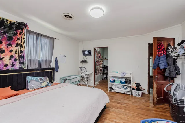 $200,000 | 116 West 8th Street, Matthews, IN 46957