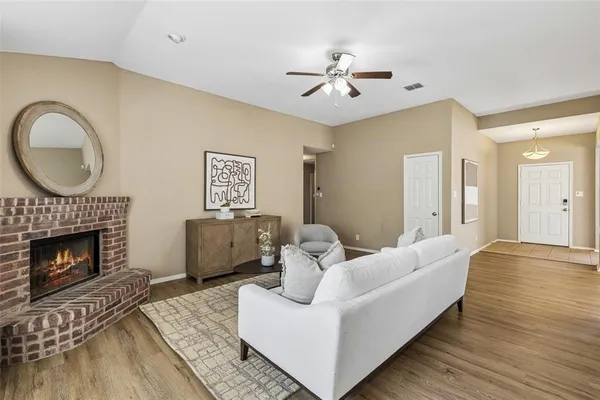 $359,900 | 3202 Creekside Drive, Sachse, TX 75048