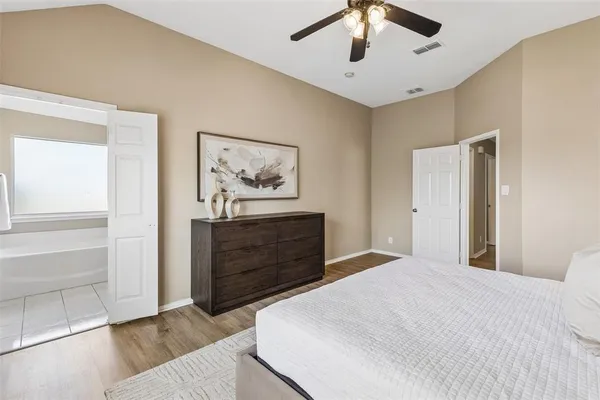 $359,900 | 3202 Creekside Drive, Sachse, TX 75048