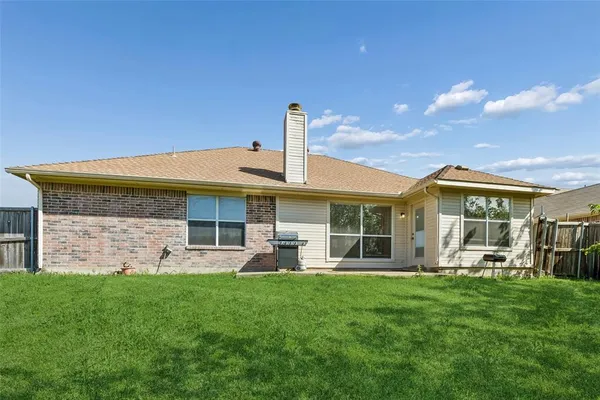 $359,900 | 3202 Creekside Drive, Sachse, TX 75048