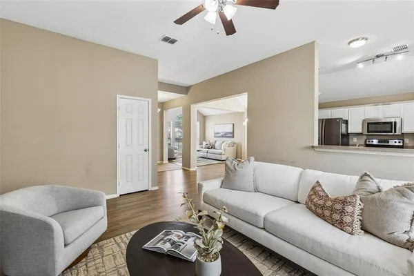 $359,900 | 3202 Creekside Drive, Sachse, TX 75048