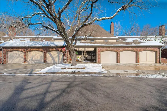 $269,000 | 10209 Foster Street, Overland Park, KS 66212