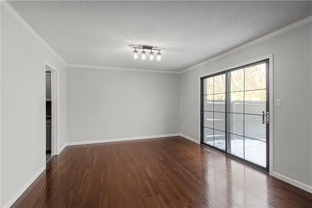 $269,000 | 10209 Foster Street, Overland Park, KS 66212