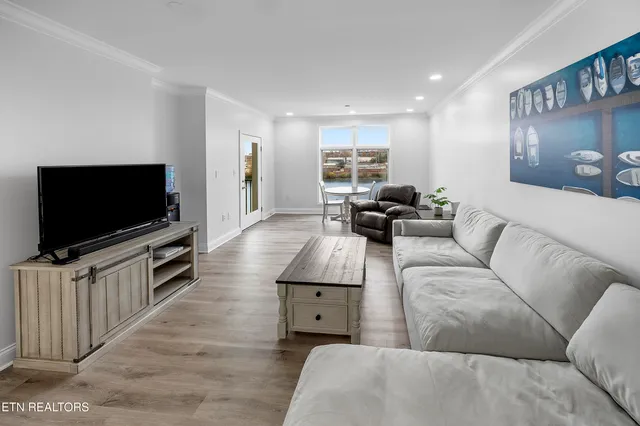 $525,000 | 3001 River Towne Way, Unit 402, Knoxville, TN 37920