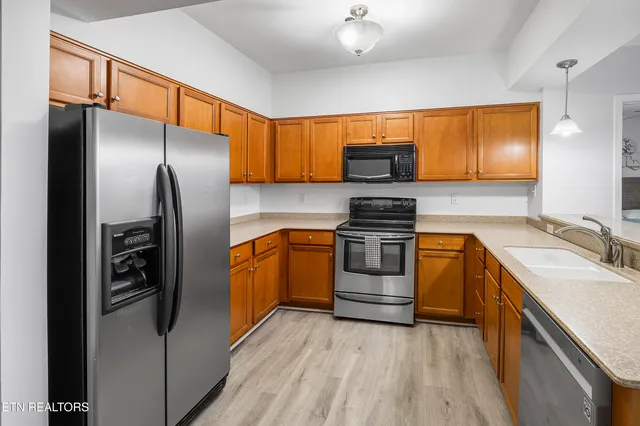 $525,000 | 3001 River Towne Way, Unit 402, Knoxville, TN 37920