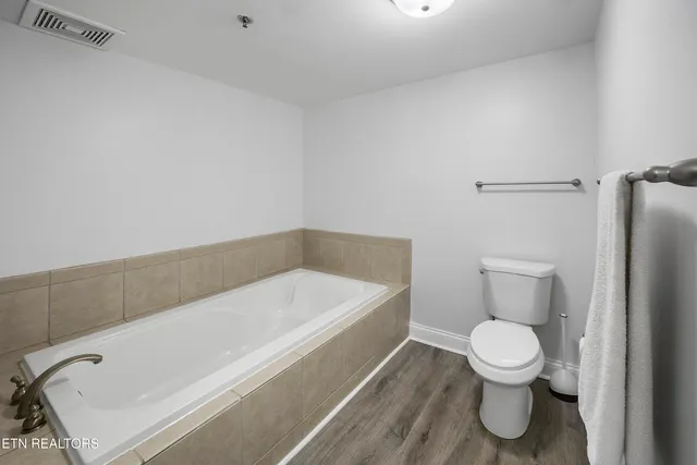 $525,000 | 3001 River Towne Way, Unit 402, Knoxville, TN 37920