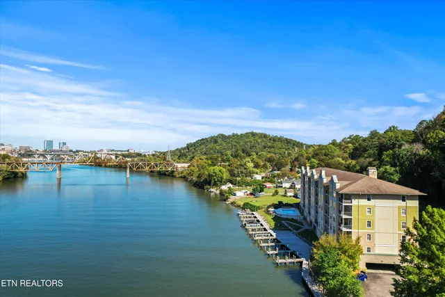 $525,000 | 3001 River Towne Way, Unit 402, Knoxville, TN 37920