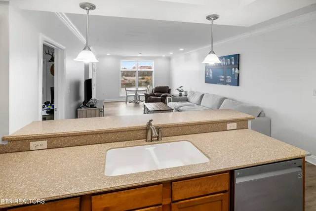 $525,000 | 3001 River Towne Way, Unit 402, Knoxville, TN 37920