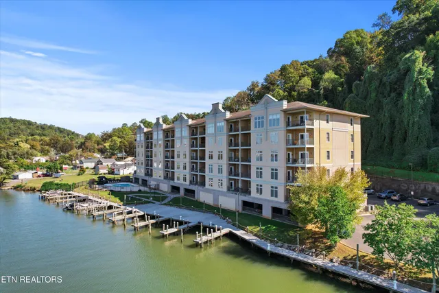 $525,000 | 3001 River Towne Way, Unit 402, Knoxville, TN 37920
