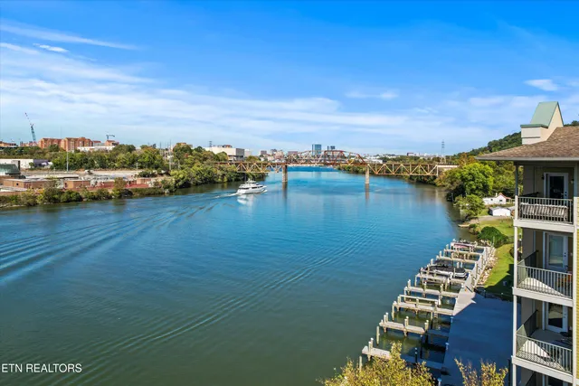 $525,000 | 3001 River Towne Way, Unit 402, Knoxville, TN 37920
