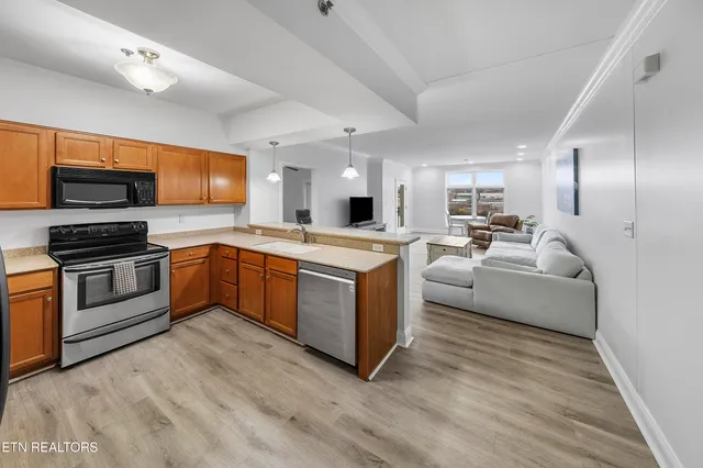 $525,000 | 3001 River Towne Way, Unit 402, Knoxville, TN 37920