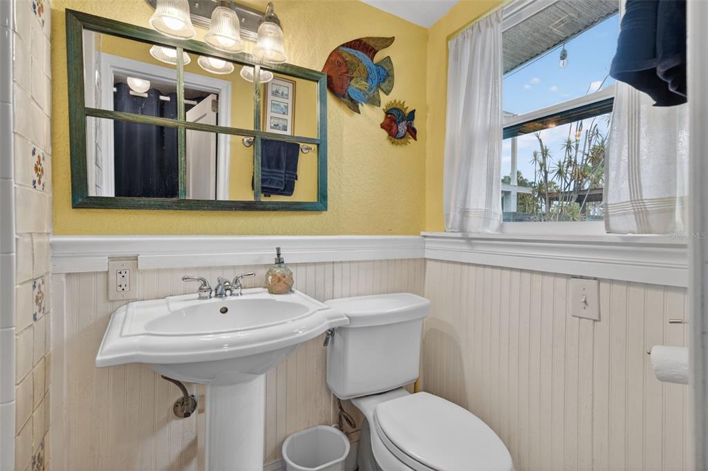 660 Linley Street Longboat Key, FL 34228 - Photo 24 of 64