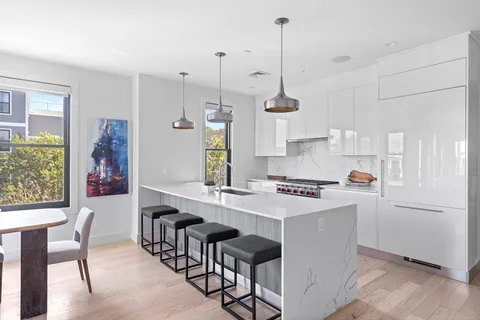 $1,625,000 | 586 East 3rd Street, Unit 3, Boston, MA 02127