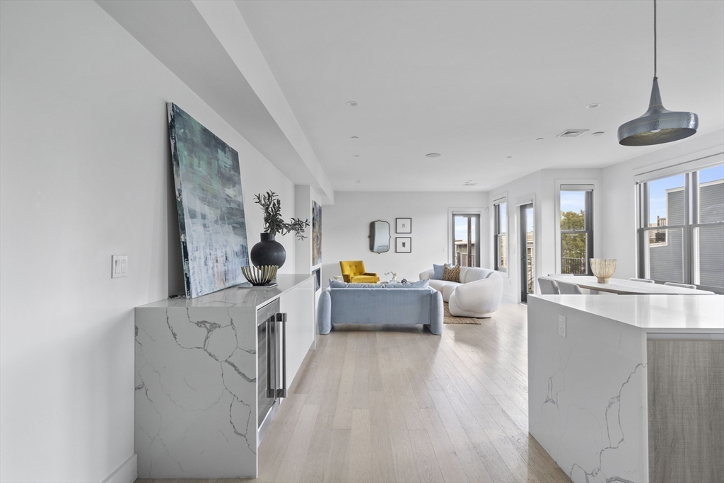 586 East 3rd Street, Unit 3 Boston, MA 02127 - Photo 12 of 35