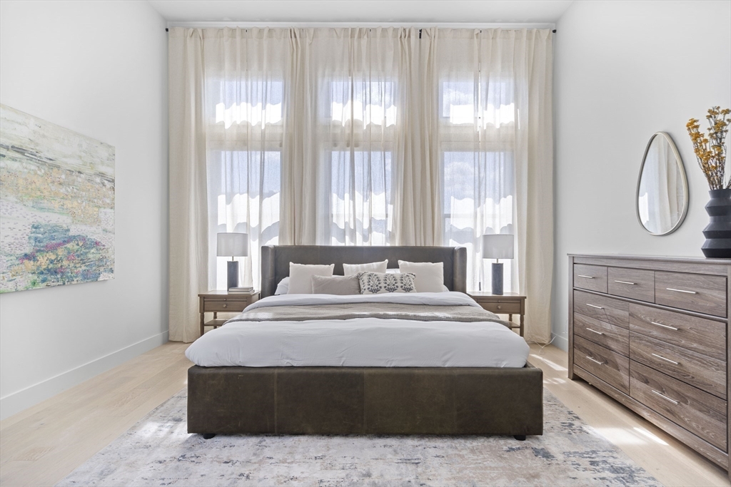 586 East 3rd Street, Unit 3 Boston, MA 02127 - Photo 13 of 35