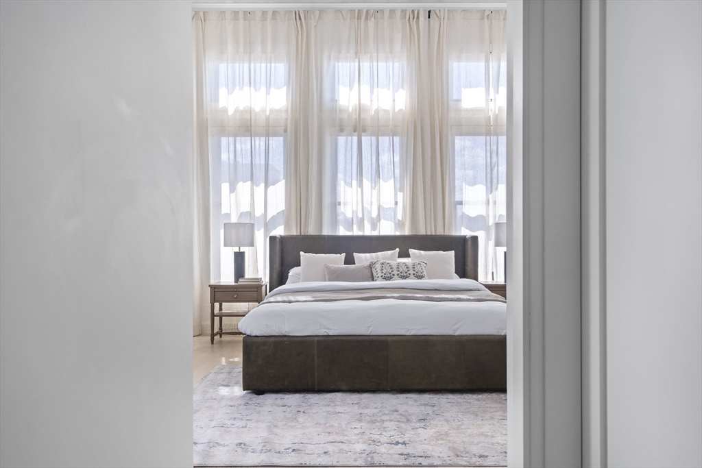 586 East 3rd Street, Unit 3 Boston, MA 02127 - Photo 16 of 35