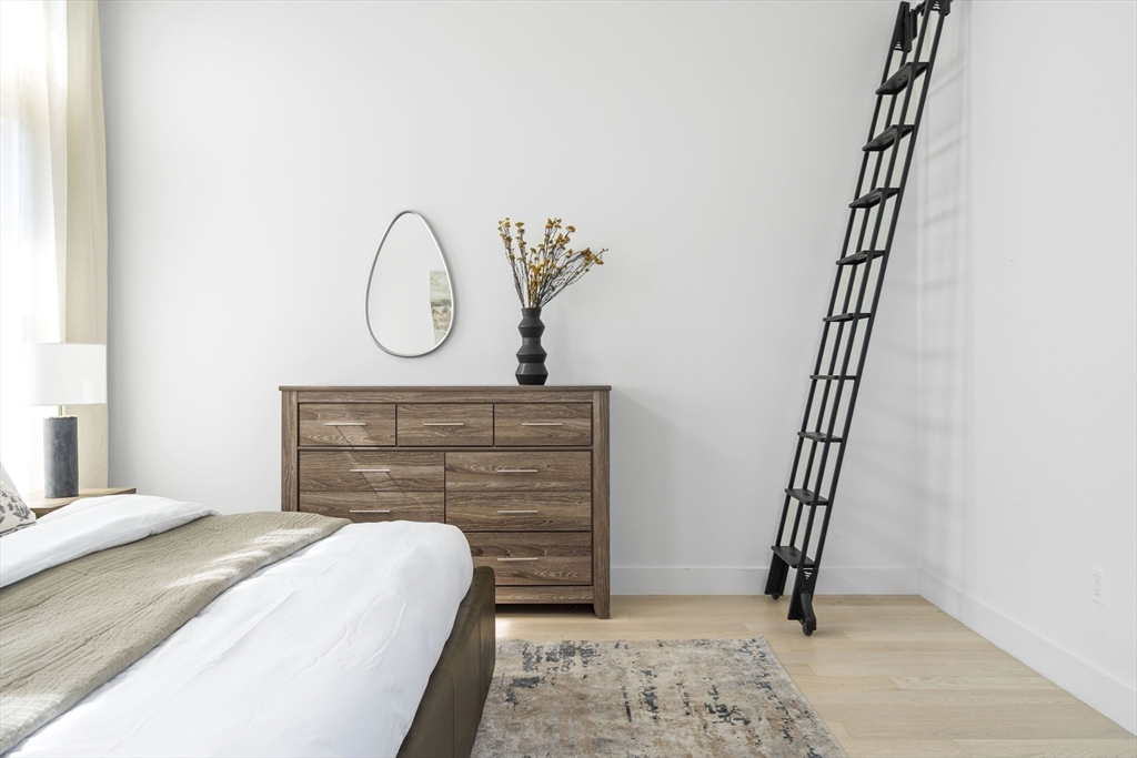 586 East 3rd Street, Unit 3 Boston, MA 02127 - Photo 18 of 35