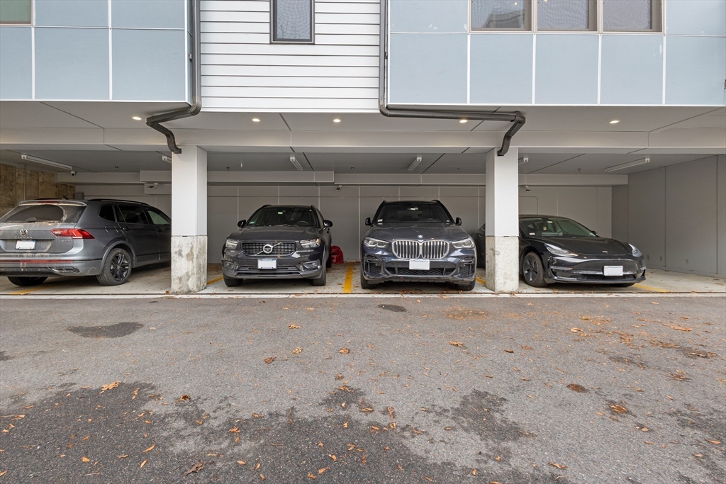 586 East 3rd Street, Unit 3 Boston, MA 02127 - Photo 33 of 35