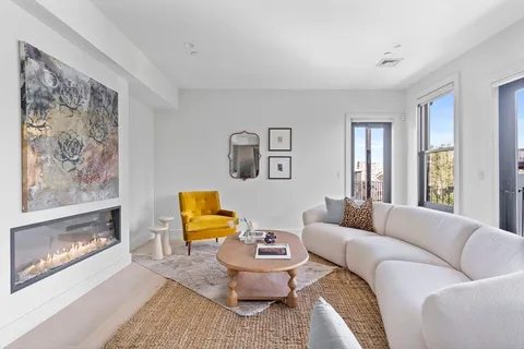 $1,625,000 | 586 East 3rd Street, Unit 3, Boston, MA 02127
