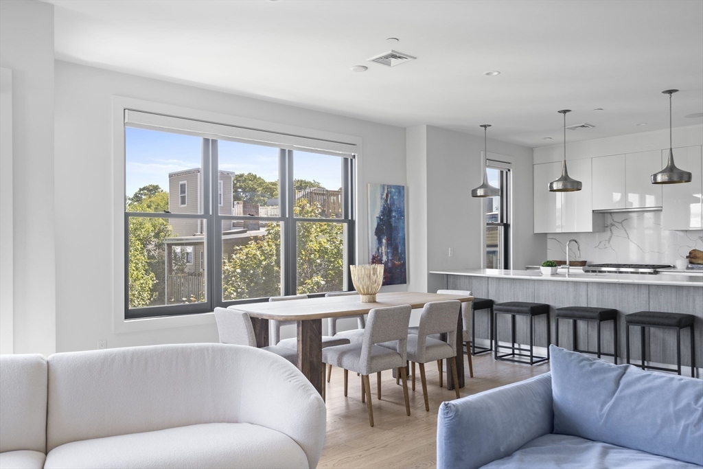 586 East 3rd Street, Unit 3 Boston, MA 02127 - Photo 10 of 35