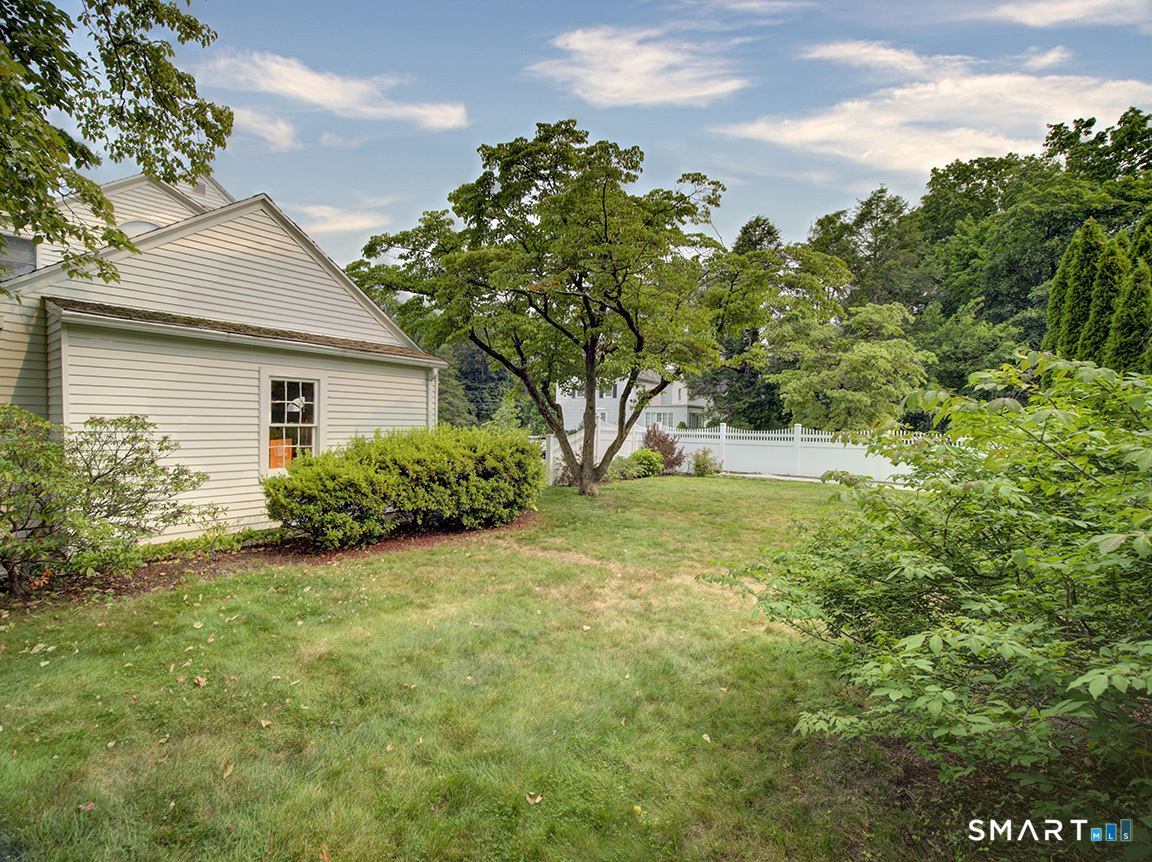 75 Churchill Road Hamden, CT 06517 - Photo 4 of 40