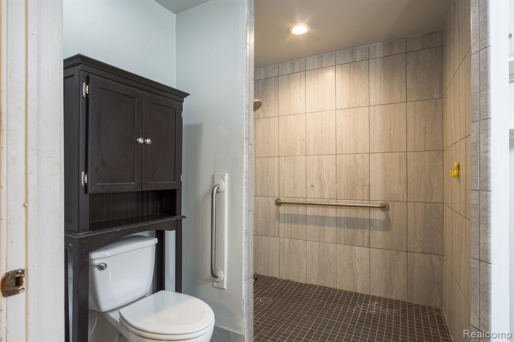 3427 Crooks Road Rochester Hills, MI 48309 - Photo 16 of 29