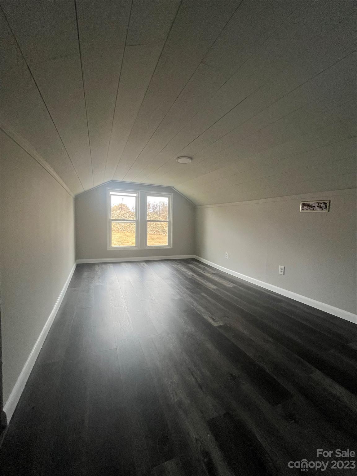 80 Greenlee Road Marion, NC 28752 - Photo 10 of 12 Gallery Image 10